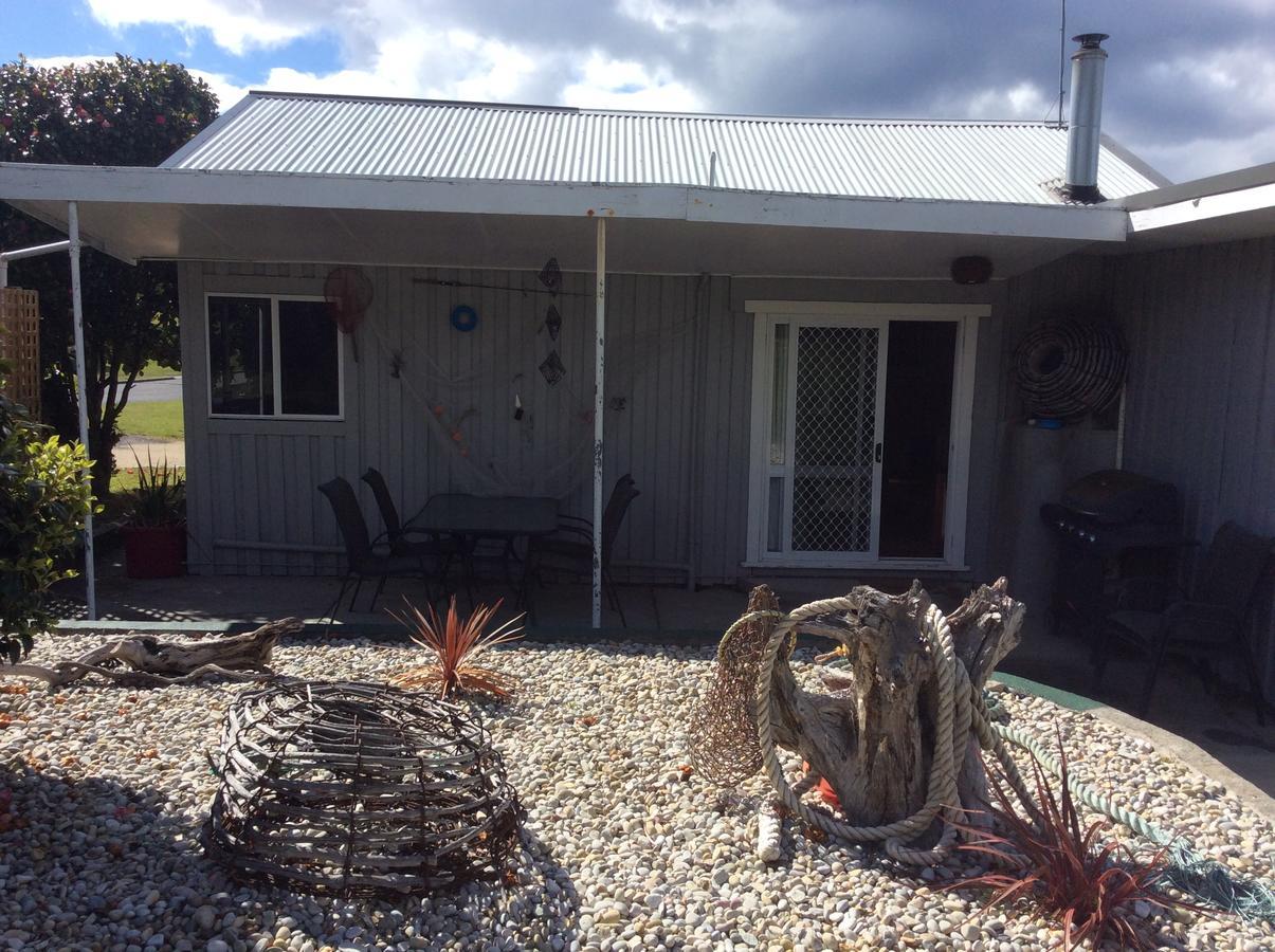 Charm On Douglas Bicheno Exterior photo